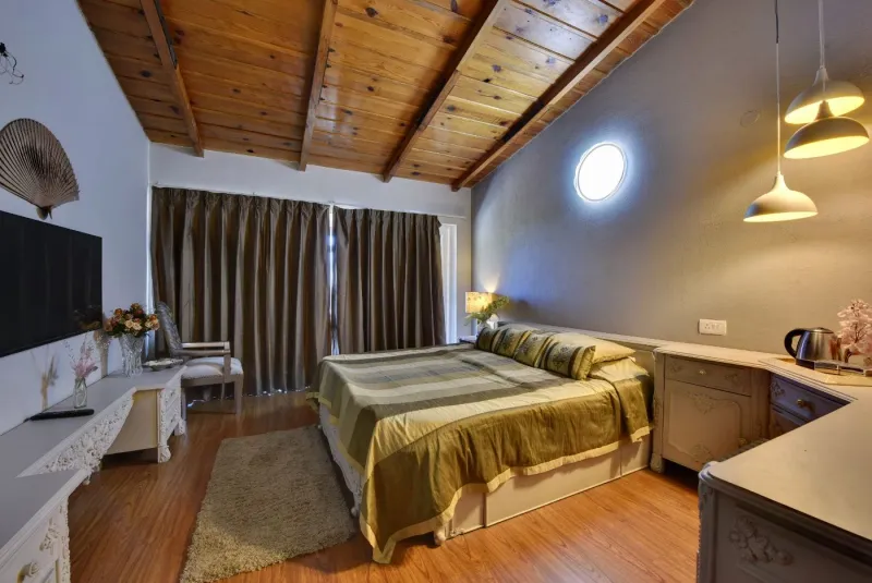 Luxe 4BHK Himalayan Range View - Madalsa Home